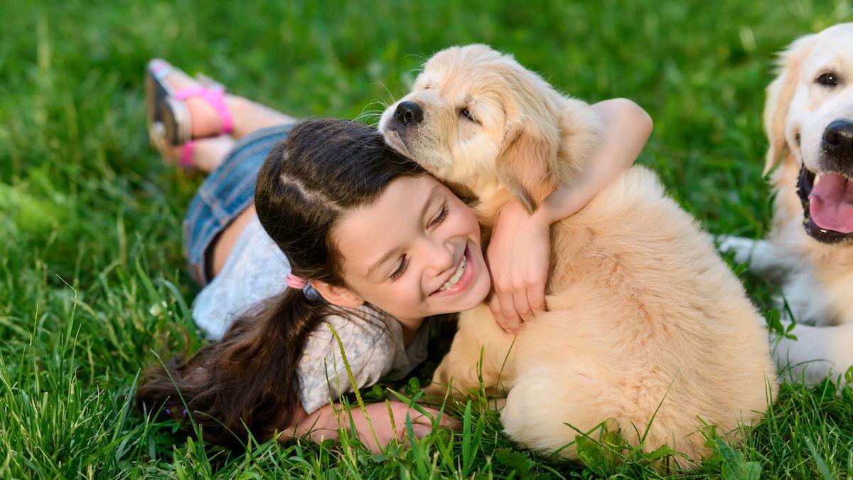 Kouzlo mezi dětmi a zvířaty uzdravuje